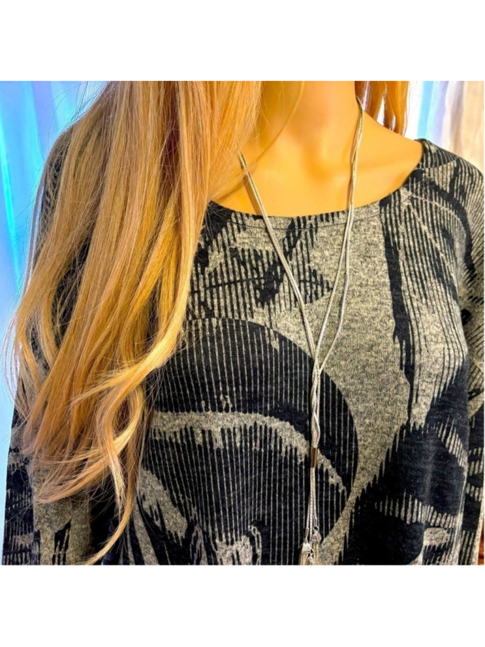 TOP LIGNE FIGURE FLATTERING FLOWY XL TOP IN BLACK AND GRAY